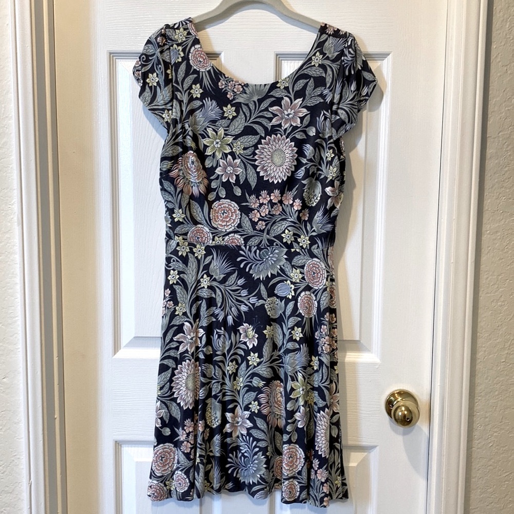 NWT Loft floral dress size small